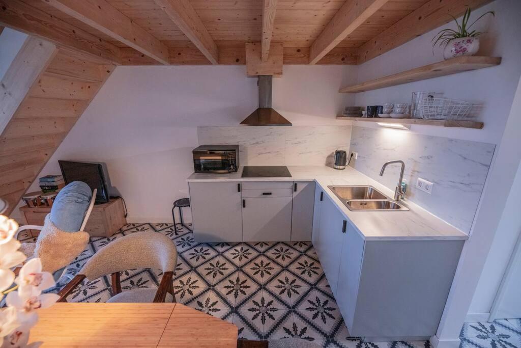'T Pekelhuis - Vakantiehuisje Op Boerderij Huize Blokland Hem Exterior photo